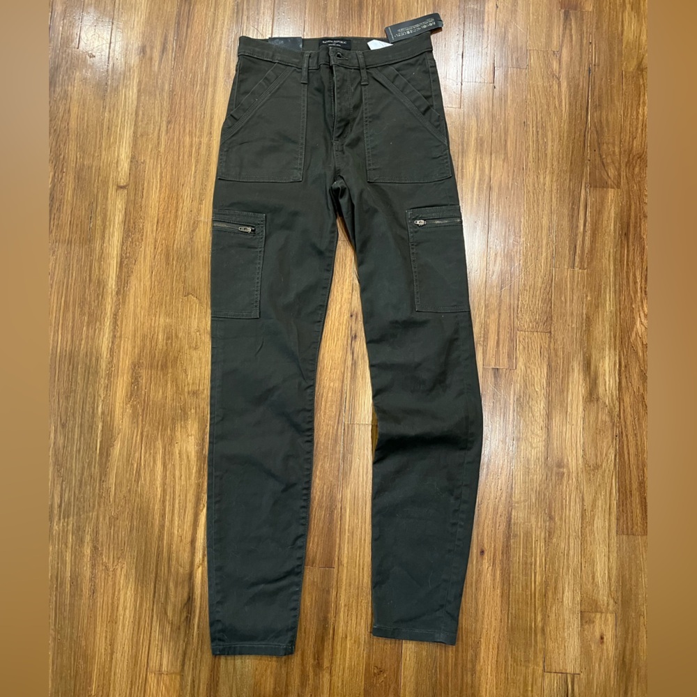 NWT Banana Republic High Rise Skinny Jeans - size 25 hunter green